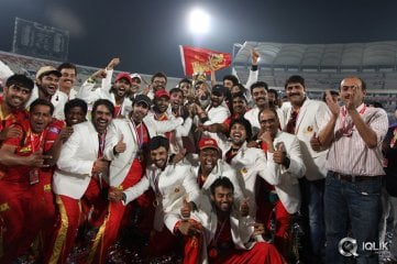 Telugu Warriors vs Chennai Rhinos Final Match Photos